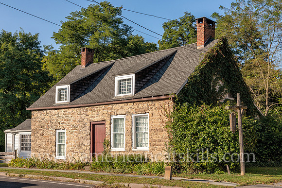 Photograph of the Polly Crispell Cottage in Hurley, New York.
