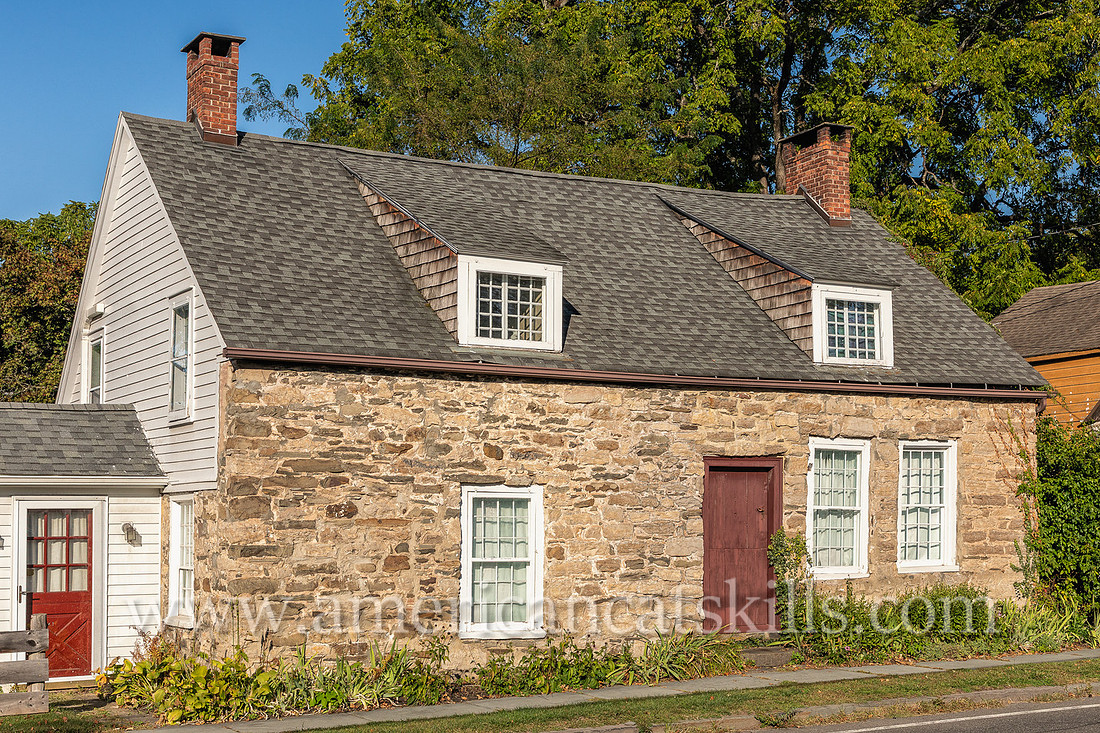 Photograph of the Polly Crispell Cottage in Hurley, New York.