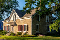 Photographs and history of the Petrus Crispell House in Hurley, New York.