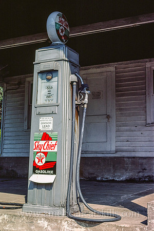 Hulet Texaco gas pump (gray), Yulan, New York