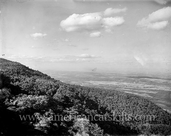 [Catskill Mtns., Hudson River valley from Catskill Mountain House, New York] (1)
