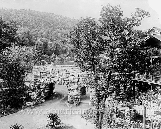 [Porte cochere, Mohonk Mountain House, Lake Mohonk, N.Y.]