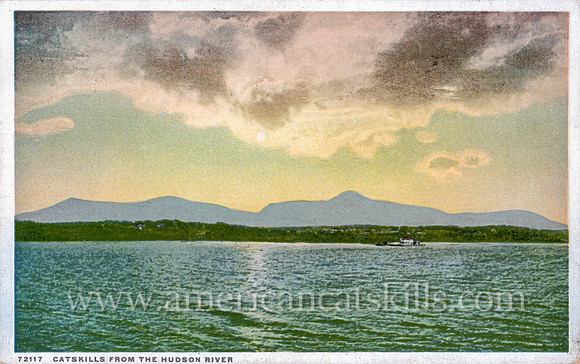 72117_Catskills From the Hudson River