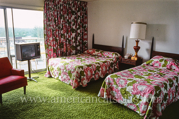 Brown's, Room 533, Fallsburg, New York (1)