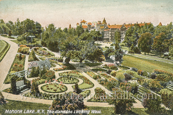Vintage postcard of the historic Mohonk House at New Paltz in Ulster County, New York.