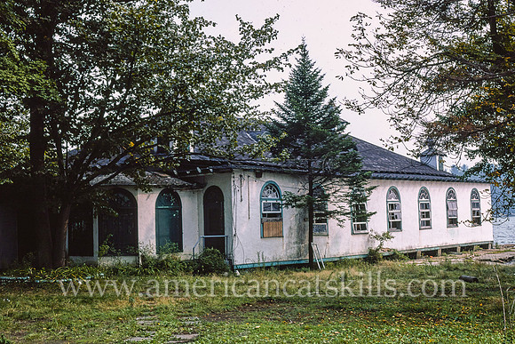 Woodlawn Villa Showboat, Cty Route 141, Kauneonga Lake, New York (4)