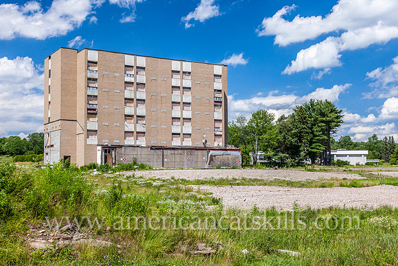 The once world famous Kutsher’s was a grand resort located in the Borscht Belt region of the southern Catskills.