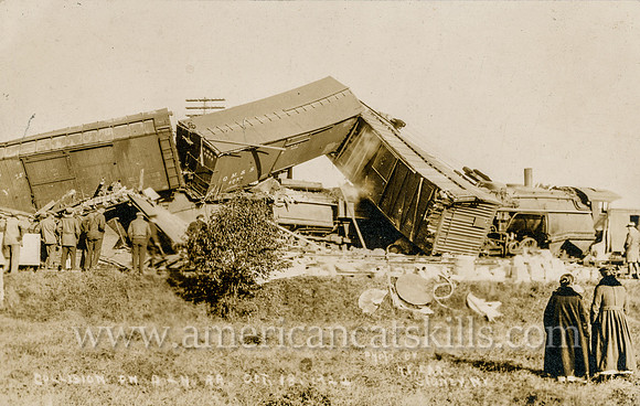 Vintage photographer depicting the wreck on the D. and H. Railway on October 18, 1922 taken by photographer Harry C. Earl.