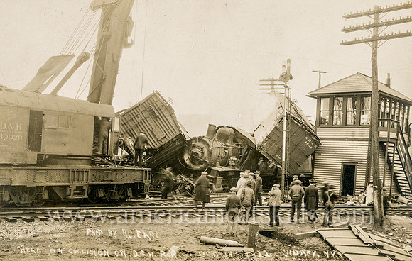 Vintage photographer depicting the wreck on the D. and H. Railway on October 18, 1922 taken by photographer Harry C. Earl.