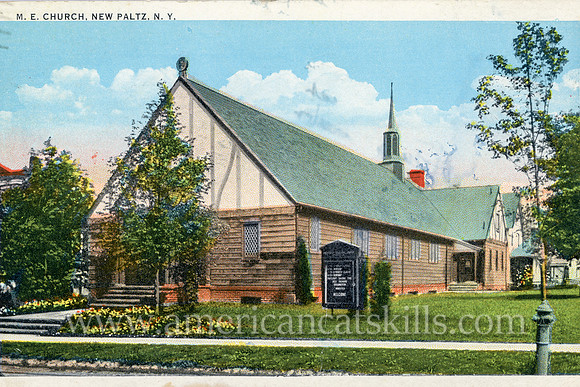 Vintage postcard published by the Kingston News Service showing the Methodist Episcopal church at the village of New Paltz in Ulster County, New York.