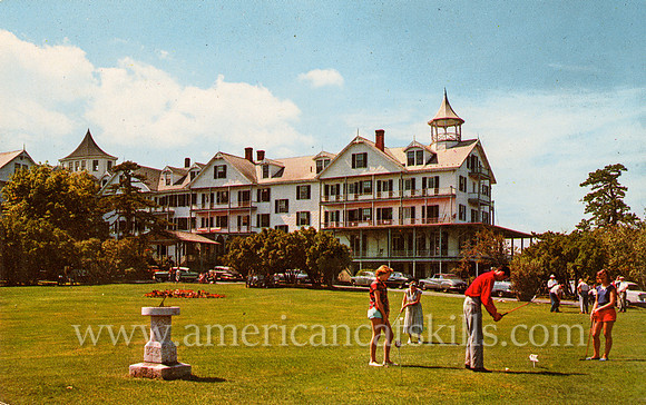 Putting Green and Cliffhouse, Lake Minnewaska