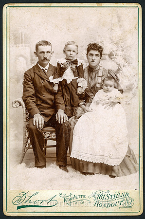 Family portrait by photographer Lorenzo Short of Rondout and Kingston, New York.